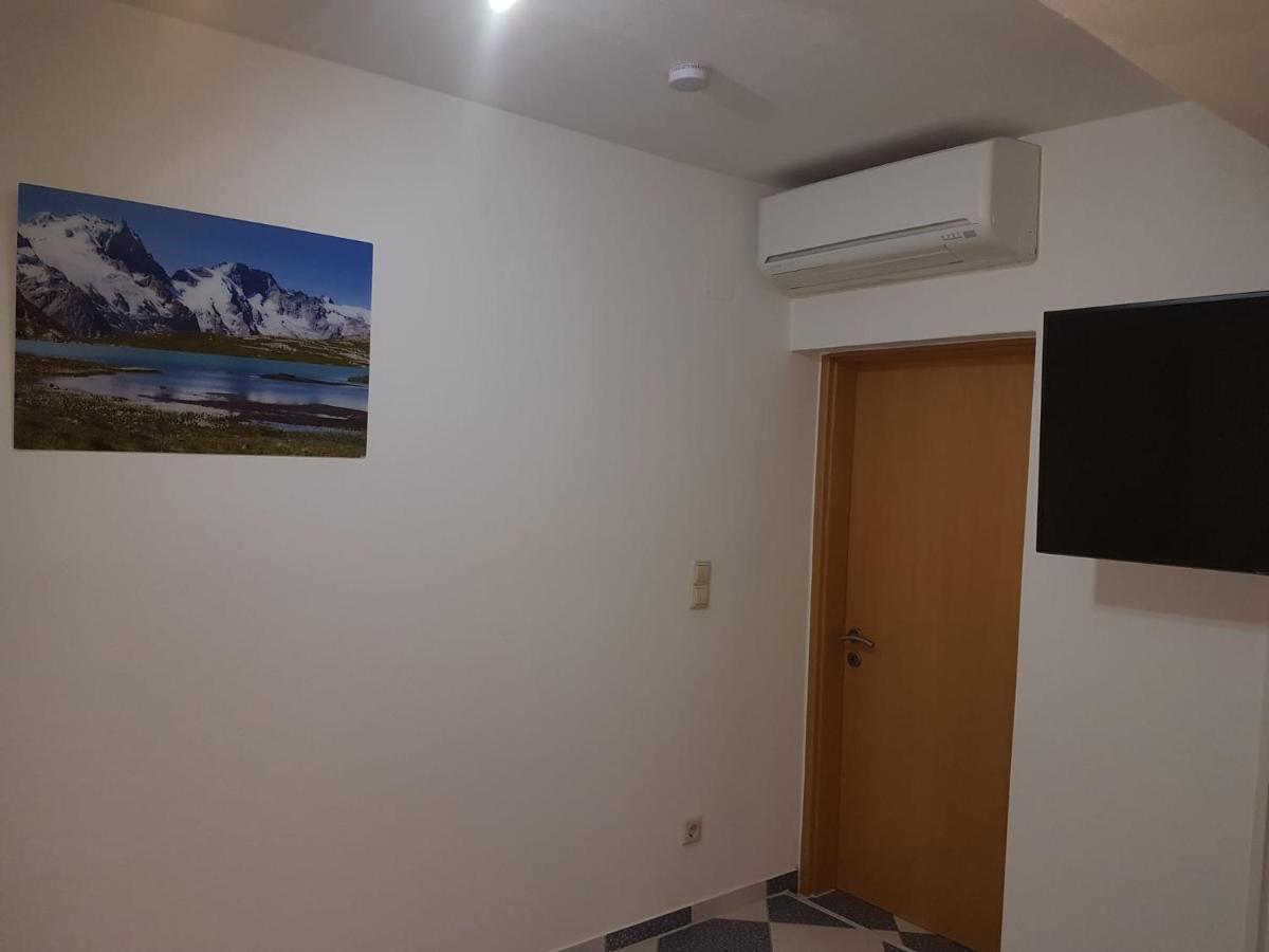 Ruhige Ferienwohnung Karlsruhe: Ideal für Monteure und Geschäftsreisende Exterior photo